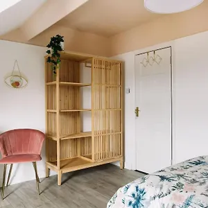 Holiday home Designer 4-bed In The Heart Of Belfast