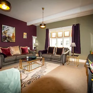 Whitegates Rows Centre By Rework Apartment